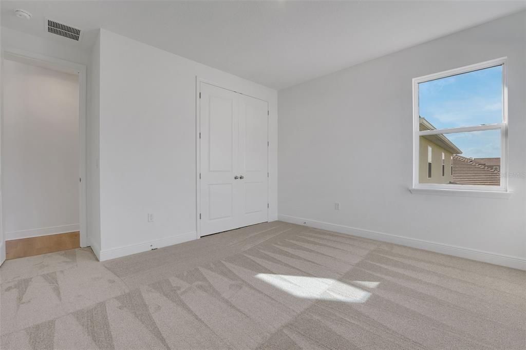 На продажу: $1,103,179 (6 спален, 4 ванн, 3542 Квадратных фут)