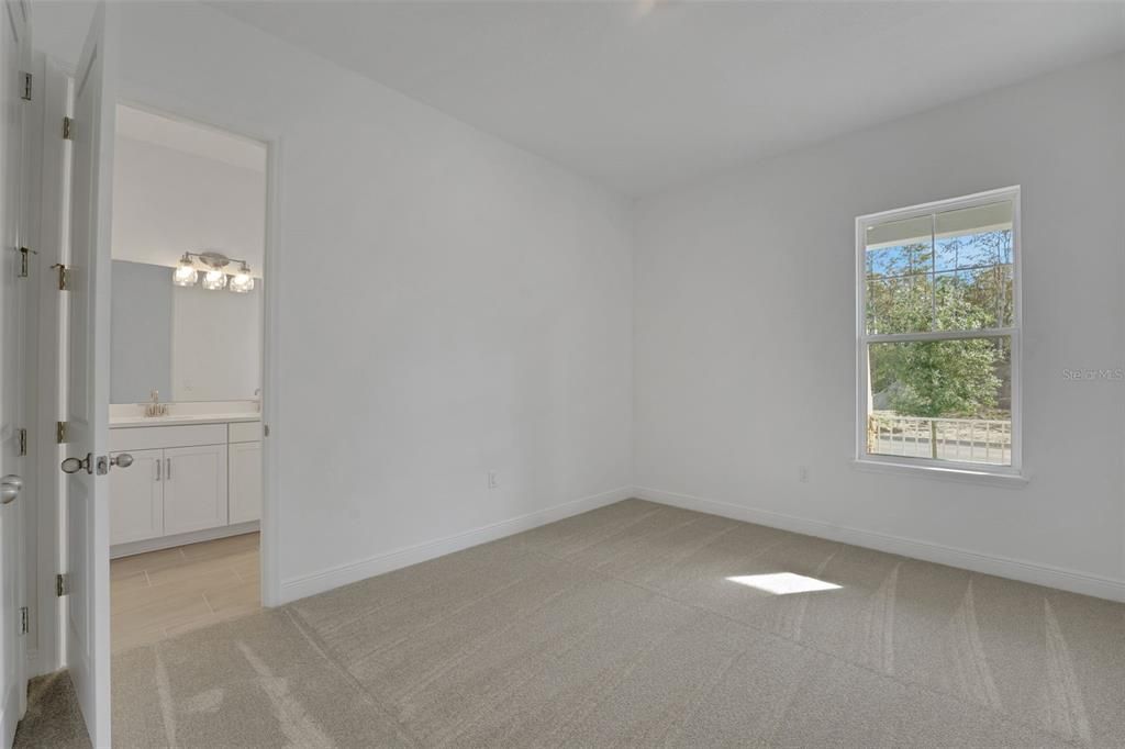 На продажу: $1,103,179 (6 спален, 4 ванн, 3542 Квадратных фут)