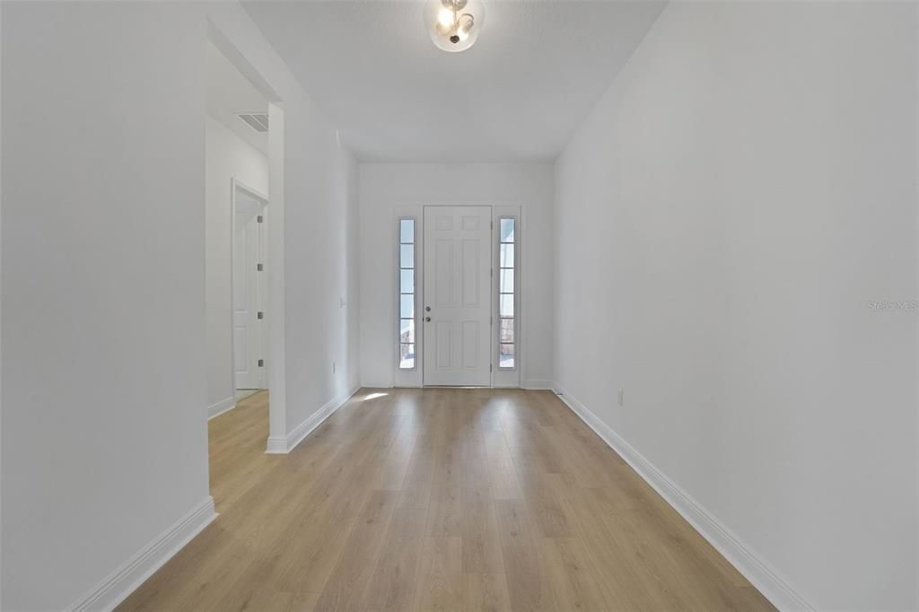 На продажу: $1,103,179 (6 спален, 4 ванн, 3542 Квадратных фут)