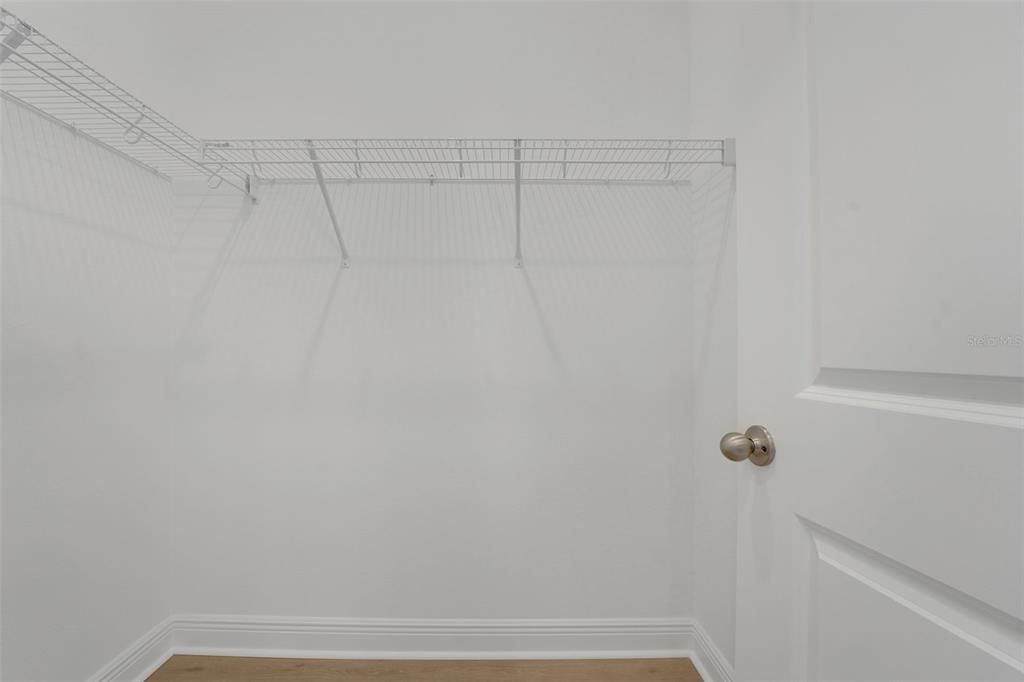 На продажу: $1,103,179 (6 спален, 4 ванн, 3542 Квадратных фут)