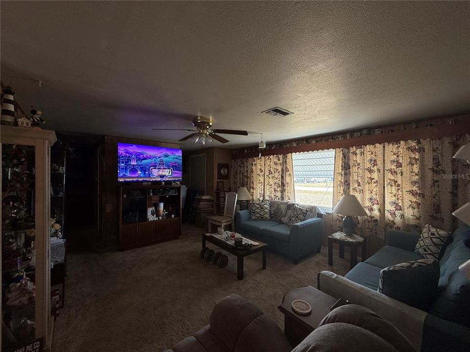 待售: $195,000 (3 贝兹, 2 浴室, 1019 平方英尺)