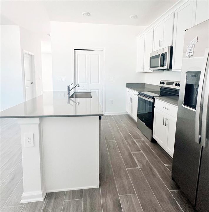 出租: $2,400 (3 贝兹, 2 浴室, 1755 平方英尺)