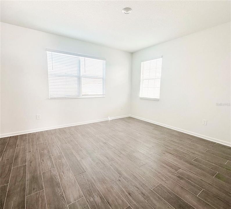 出租: $2,400 (3 贝兹, 2 浴室, 1755 平方英尺)