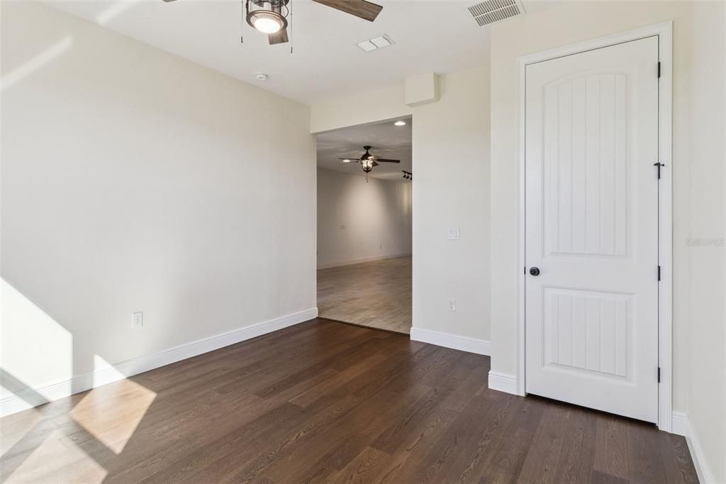 На продажу: $695,000 (4 спален, 3 ванн, 2587 Квадратных фут)