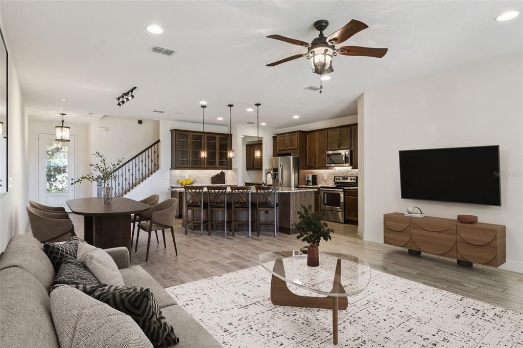 На продажу: $695,000 (4 спален, 3 ванн, 2587 Квадратных фут)