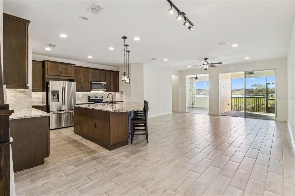 На продажу: $695,000 (4 спален, 3 ванн, 2587 Квадратных фут)