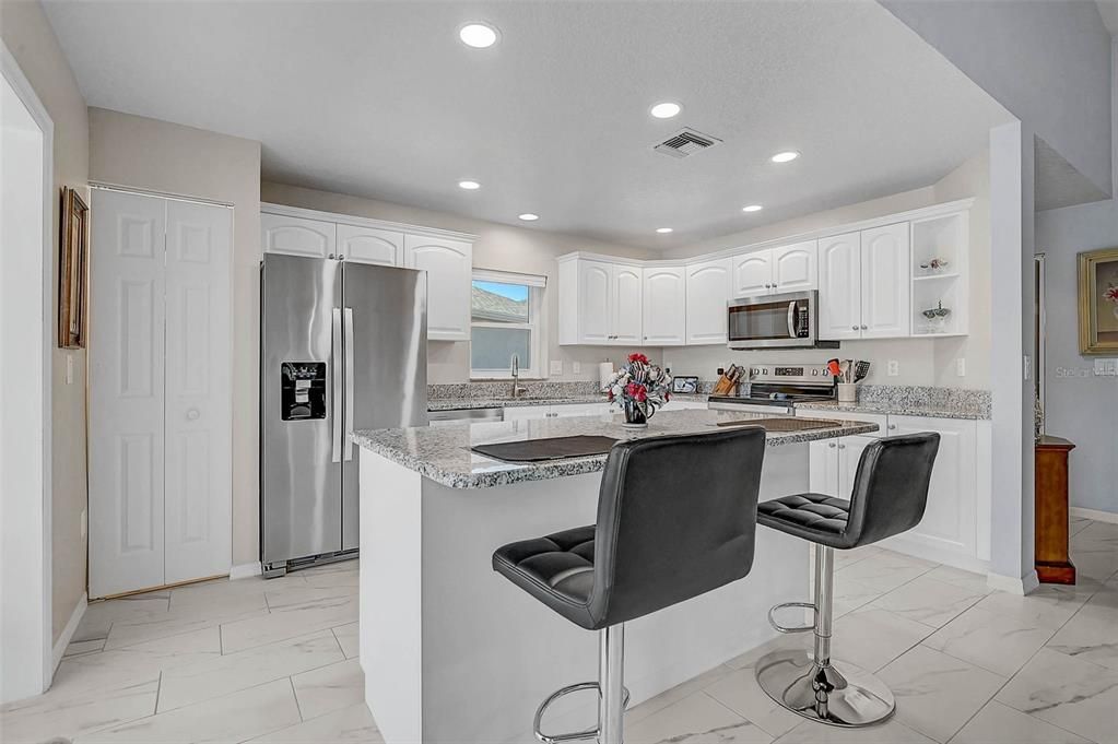 На продажу: $329,900 (3 спален, 2 ванн, 1659 Квадратных фут)