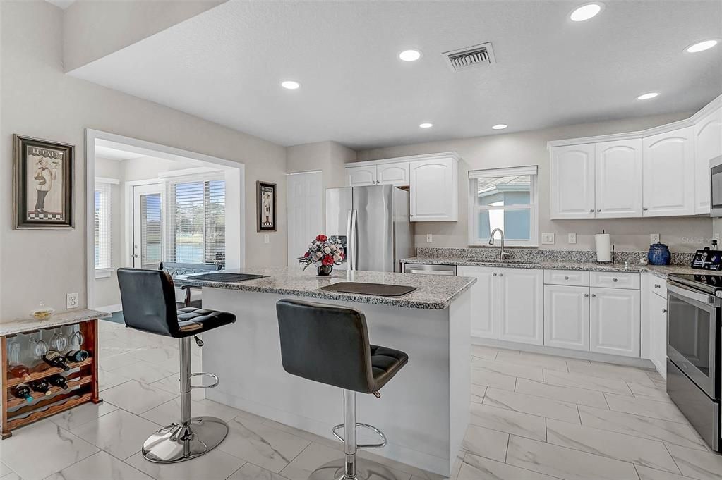 На продажу: $329,900 (3 спален, 2 ванн, 1659 Квадратных фут)