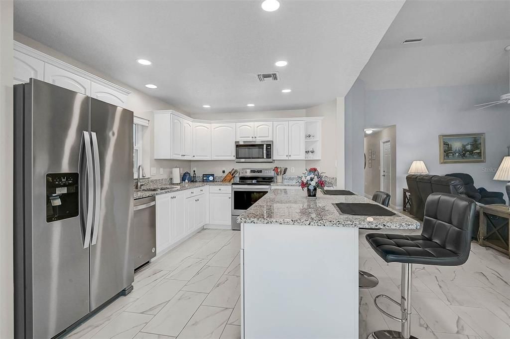 На продажу: $329,900 (3 спален, 2 ванн, 1659 Квадратных фут)