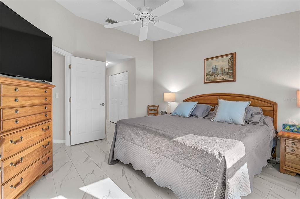 На продажу: $329,900 (3 спален, 2 ванн, 1659 Квадратных фут)