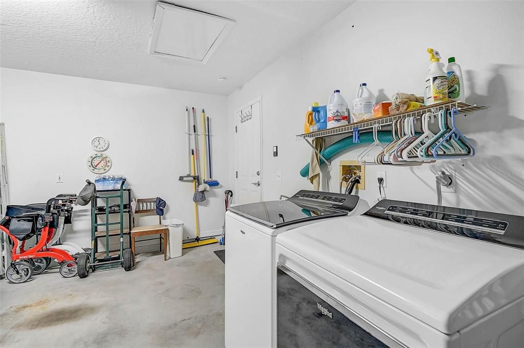 На продажу: $329,900 (3 спален, 2 ванн, 1659 Квадратных фут)