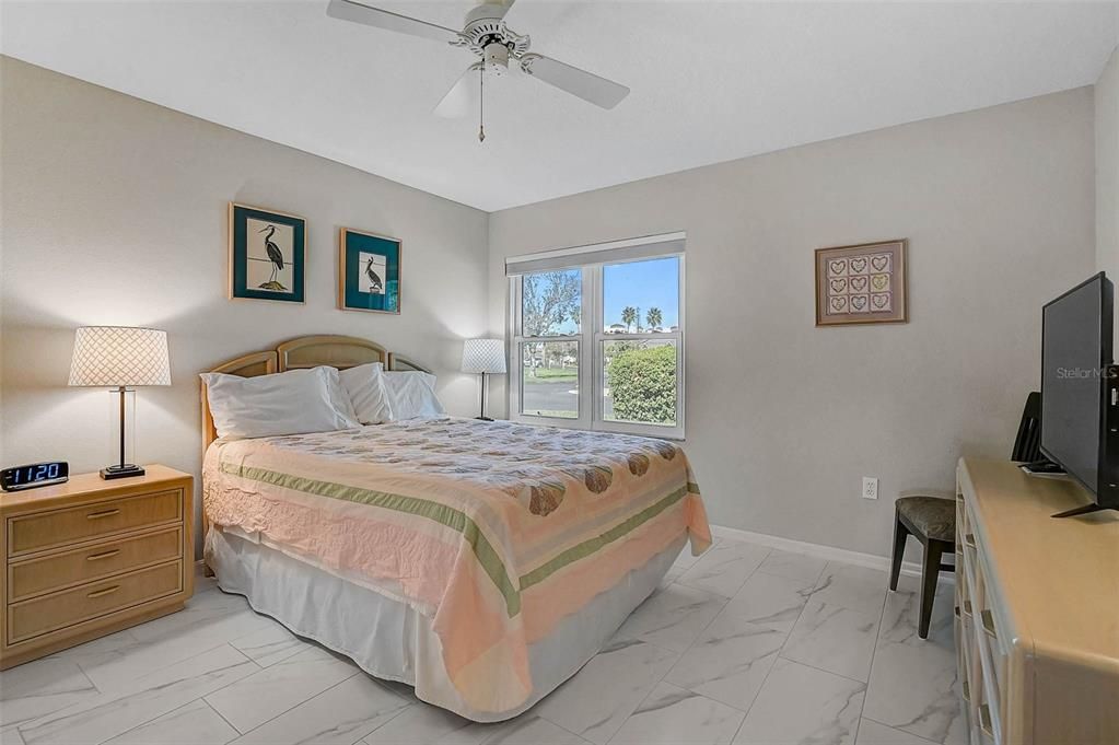 На продажу: $329,900 (3 спален, 2 ванн, 1659 Квадратных фут)