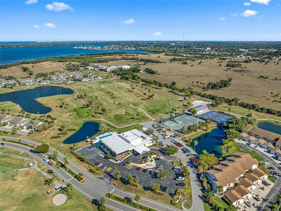 На продажу: $329,900 (3 спален, 2 ванн, 1659 Квадратных фут)