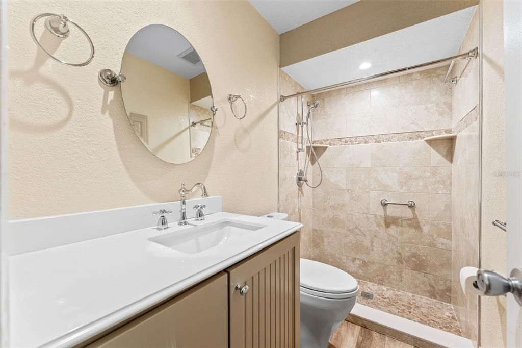 На продажу: $350,000 (3 спален, 2 ванн, 1571 Квадратных фут)