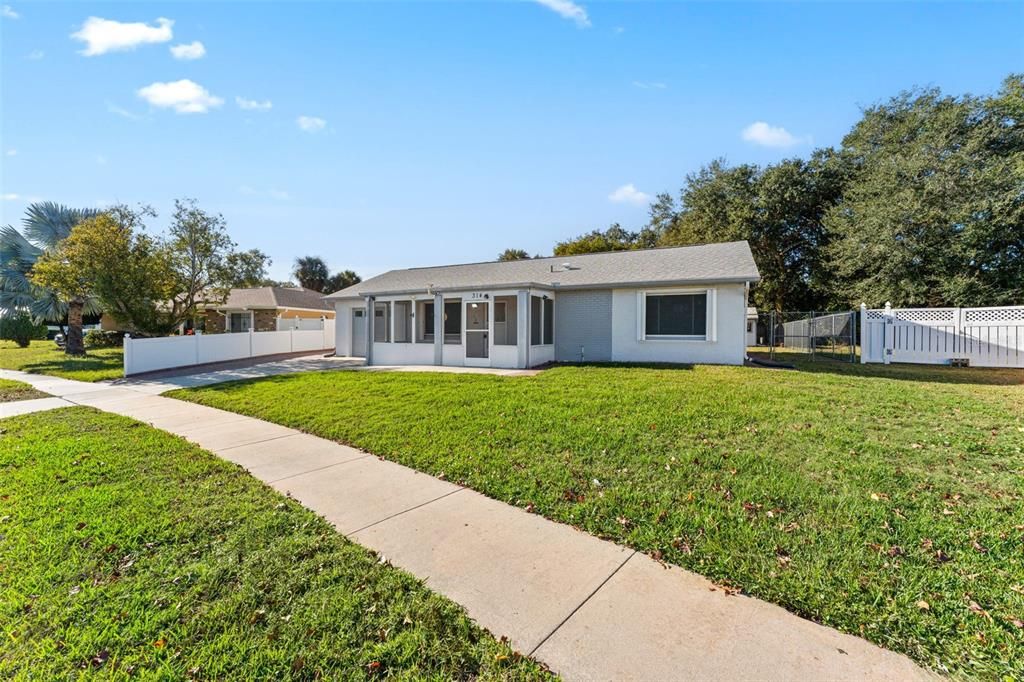 На продажу: $350,000 (3 спален, 2 ванн, 1571 Квадратных фут)