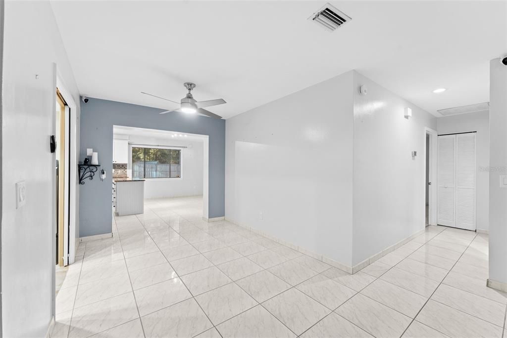 На продажу: $350,000 (3 спален, 2 ванн, 1571 Квадратных фут)