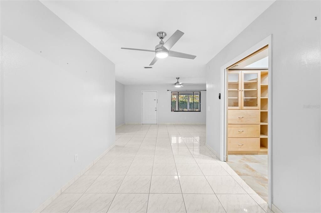 На продажу: $350,000 (3 спален, 2 ванн, 1571 Квадратных фут)