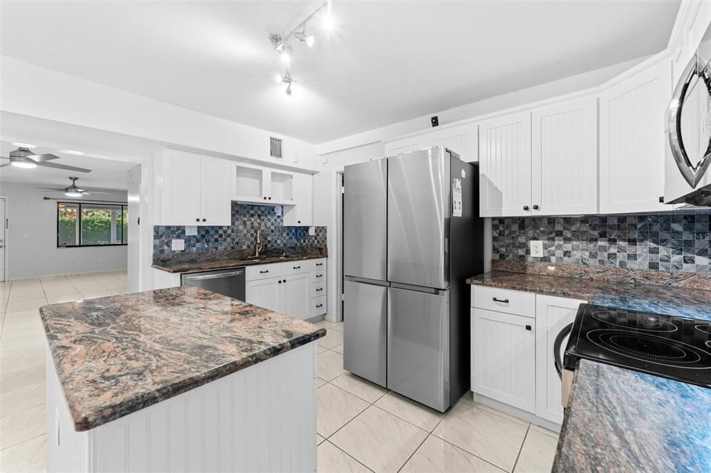 На продажу: $350,000 (3 спален, 2 ванн, 1571 Квадратных фут)