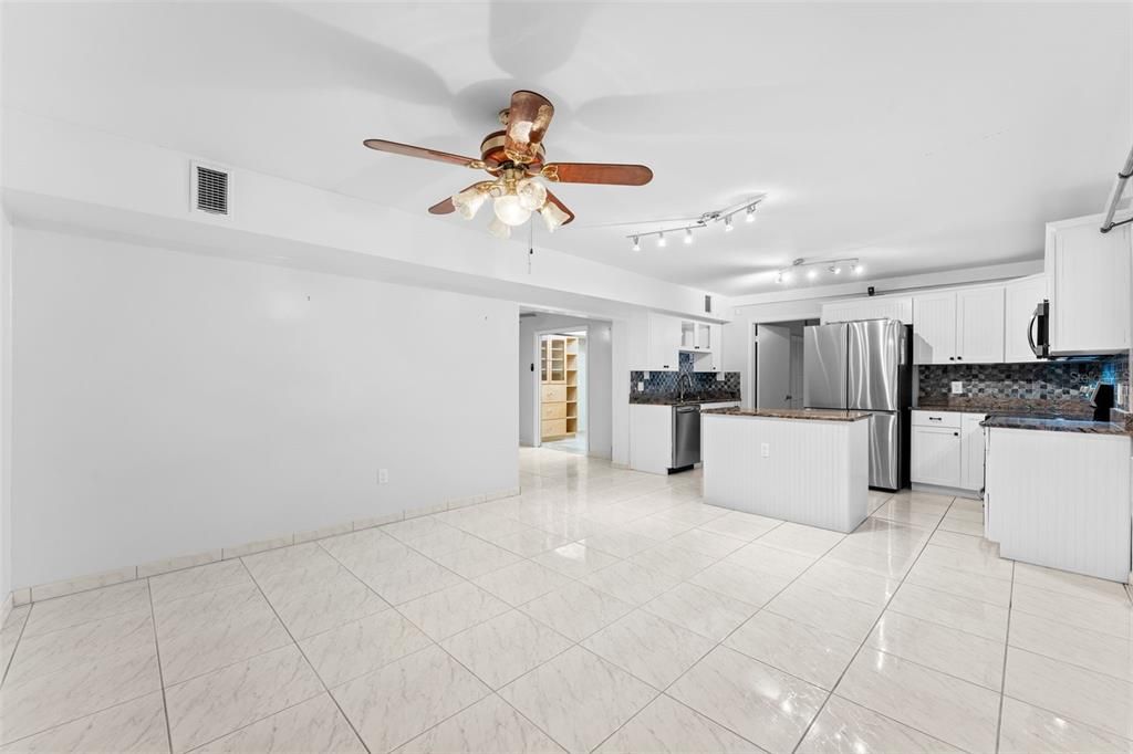 На продажу: $350,000 (3 спален, 2 ванн, 1571 Квадратных фут)