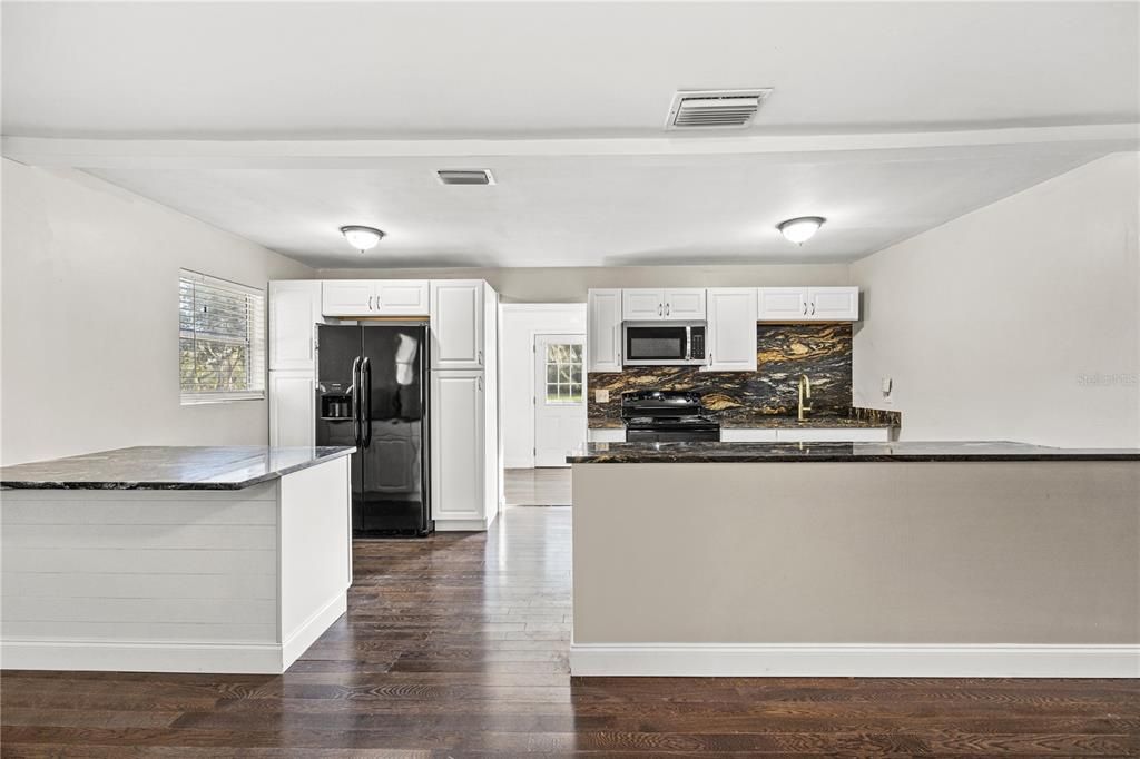 En Venta: $549,000 (2 camas, 1 baños, 776 Pies cuadrados)