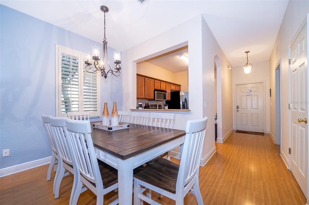 En Venta: $180,000 (4 camas, 3 baños, 1856 Pies cuadrados)