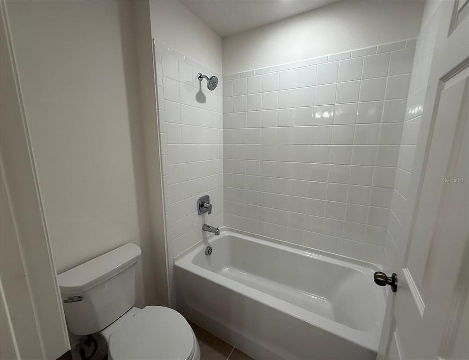 出租: $2,400 (4 贝兹, 2 浴室, 2140 平方英尺)