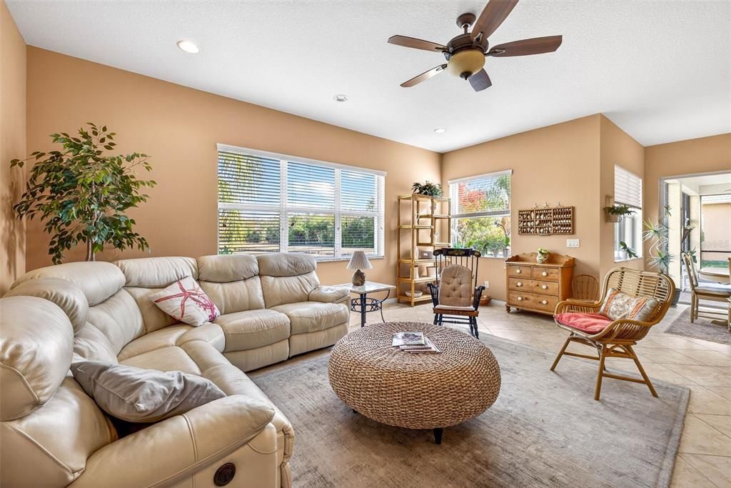 待售: $515,000 (3 贝兹, 2 浴室, 2465 平方英尺)