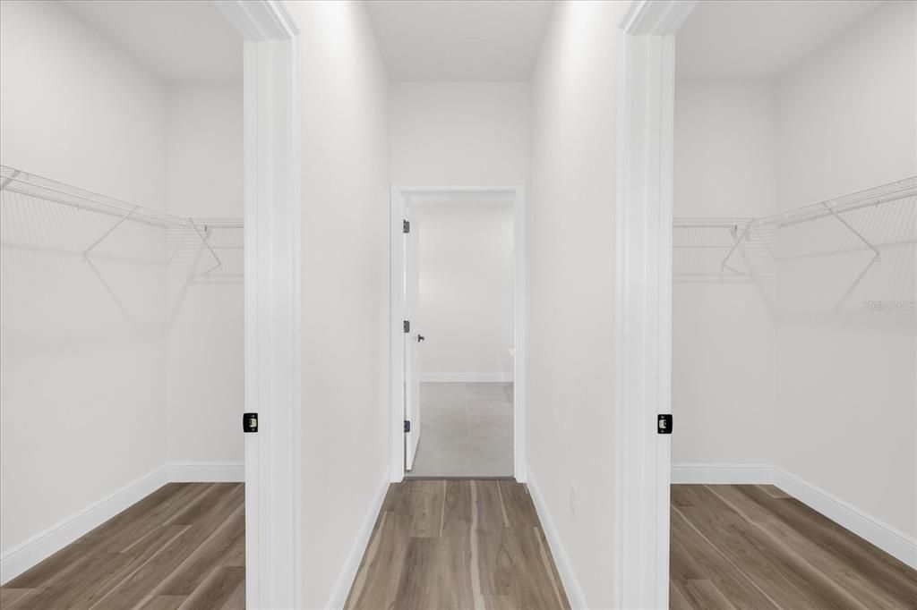 На продажу: $300,000 (4 спален, 3 ванн, 1865 Квадратных фут)