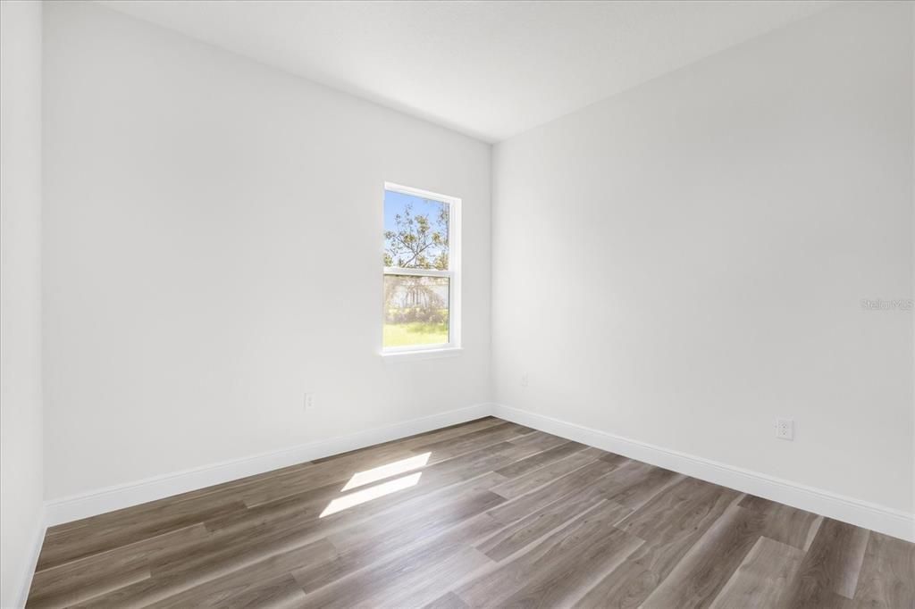 На продажу: $300,000 (4 спален, 3 ванн, 1865 Квадратных фут)