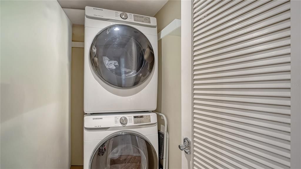 На продажу: $1,089,000 (2 спален, 2 ванн, 1602 Квадратных фут)