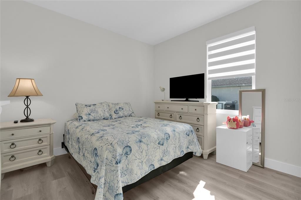 For Sale: $419,900 (4 beds, 2 baths, 1829 Square Feet)