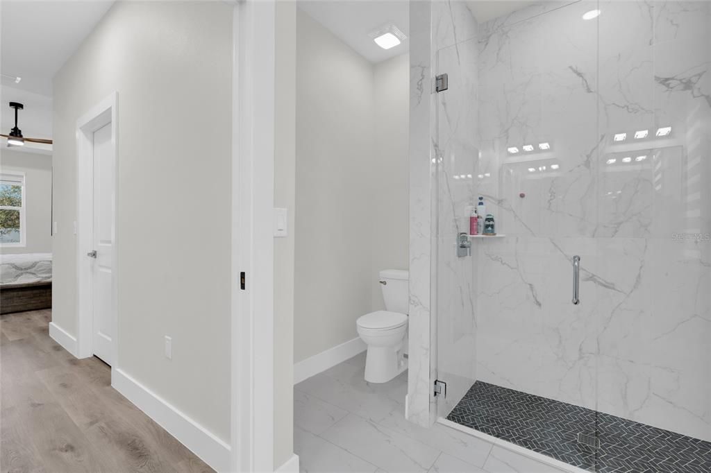 For Sale: $419,900 (4 beds, 2 baths, 1829 Square Feet)