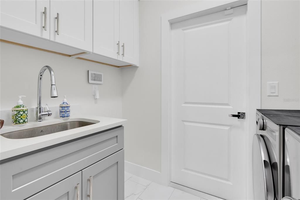 For Sale: $419,900 (4 beds, 2 baths, 1829 Square Feet)