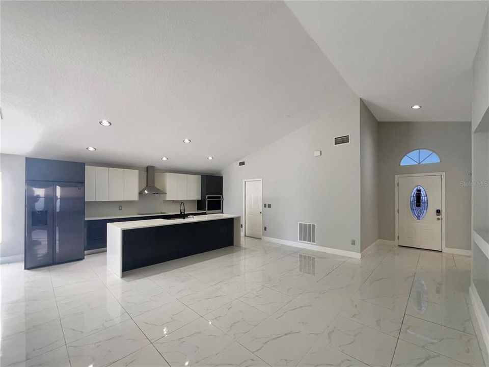 For Sale: $364,000 (4 beds, 2 baths, 1674 Square Feet)