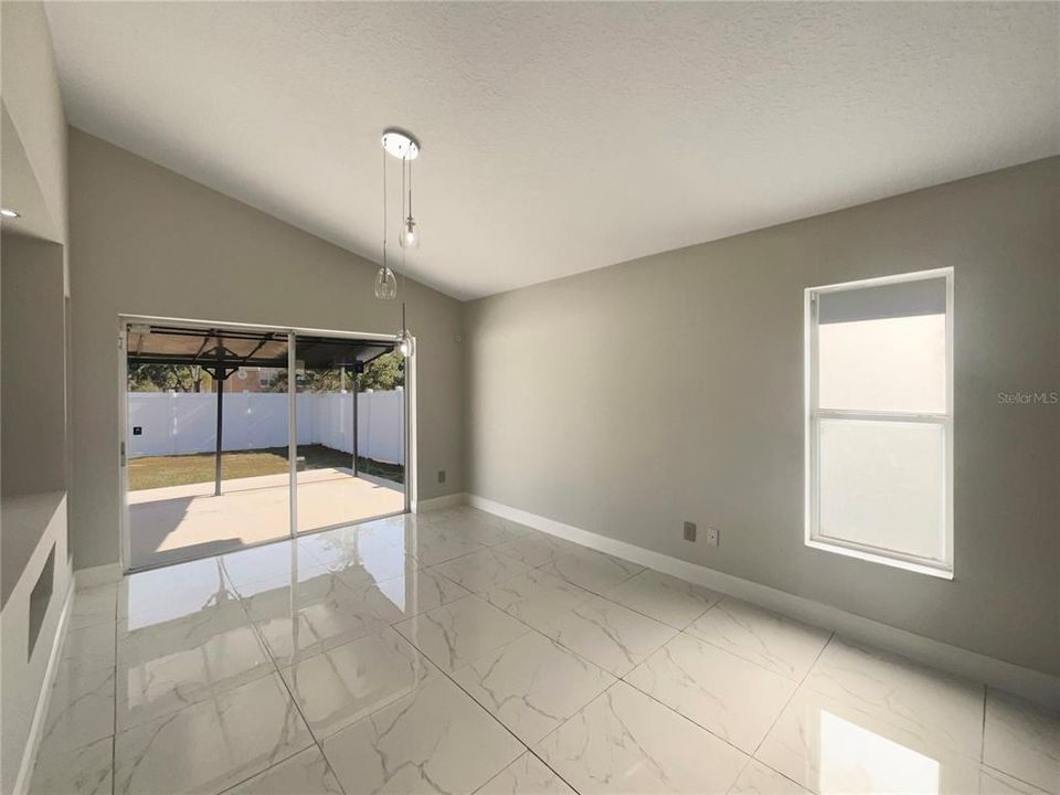 For Sale: $364,000 (4 beds, 2 baths, 1674 Square Feet)