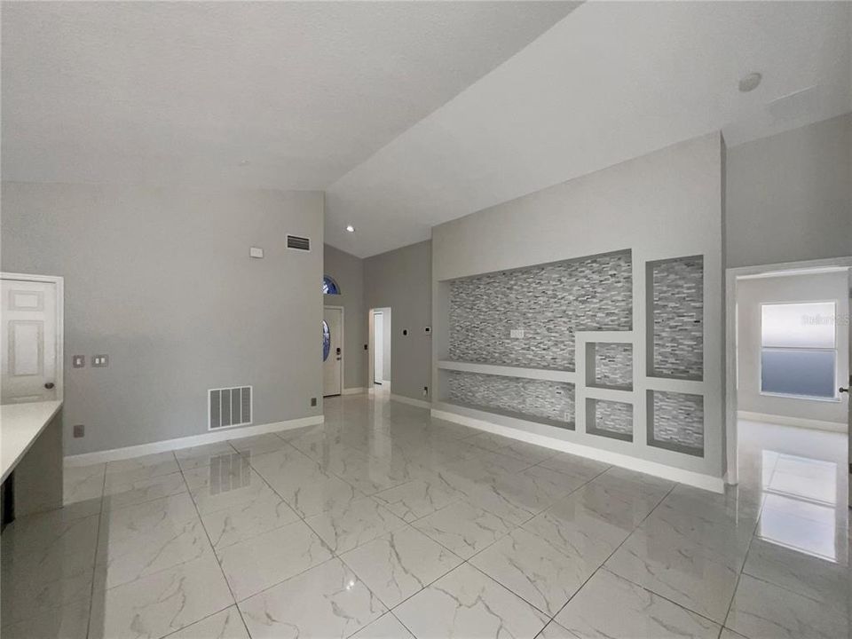 For Sale: $364,000 (4 beds, 2 baths, 1674 Square Feet)