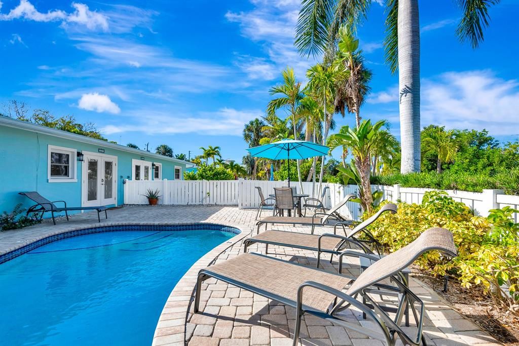 待售: $845,000 (2 贝兹, 0 浴室, 810 平方英尺)