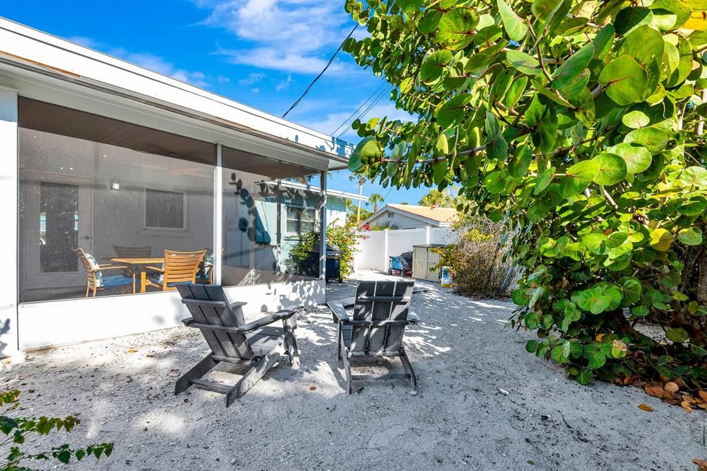 待售: $845,000 (2 贝兹, 0 浴室, 810 平方英尺)