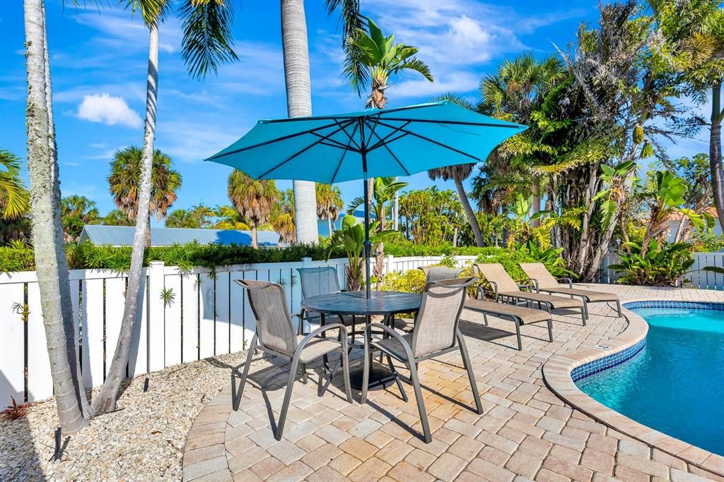 待售: $845,000 (2 贝兹, 0 浴室, 810 平方英尺)