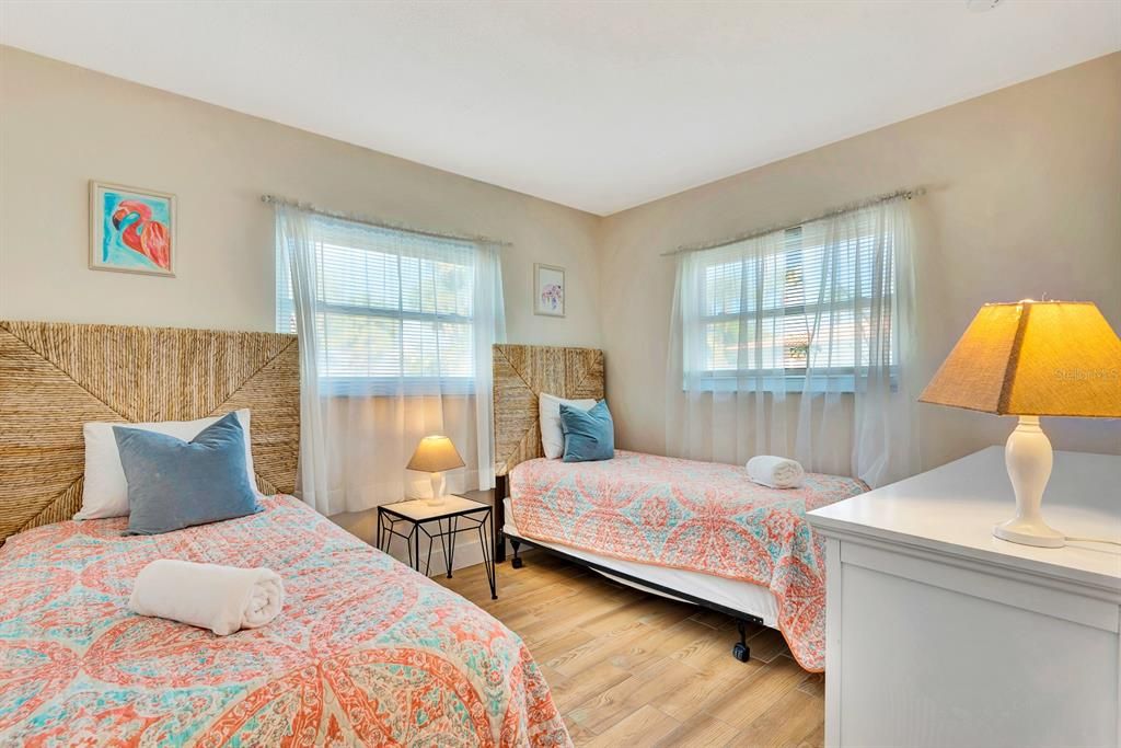 待售: $845,000 (2 贝兹, 0 浴室, 810 平方英尺)