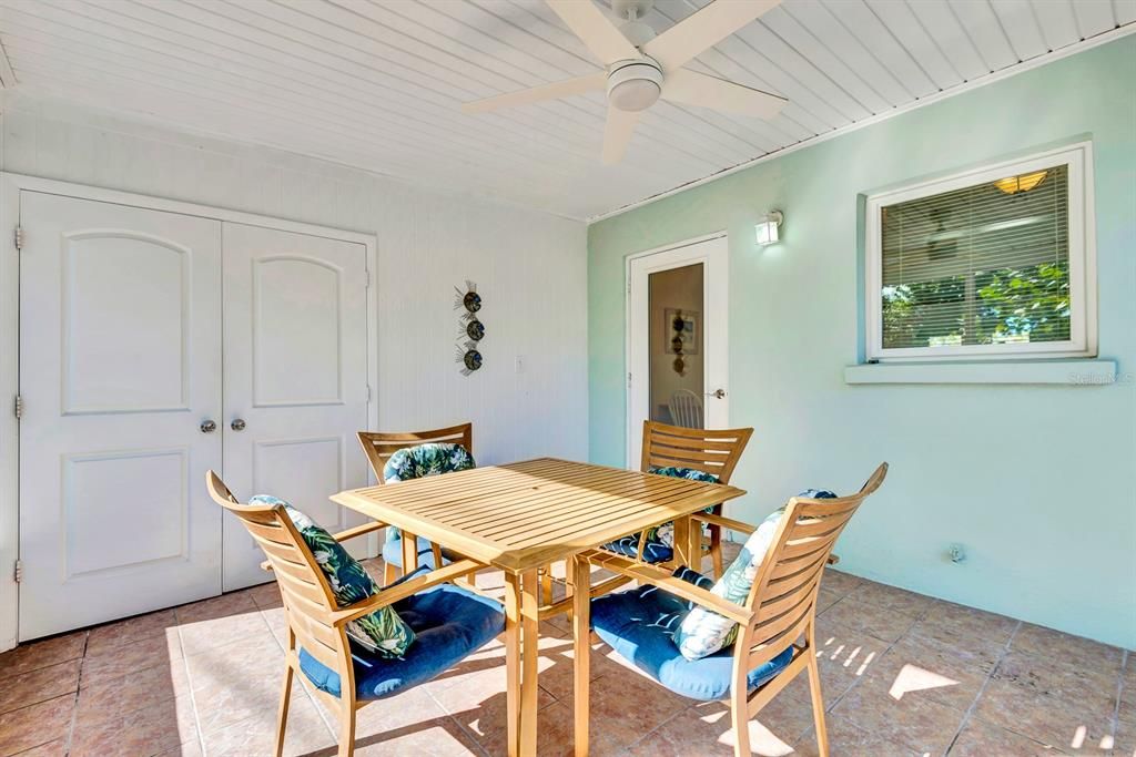 待售: $845,000 (2 贝兹, 0 浴室, 810 平方英尺)