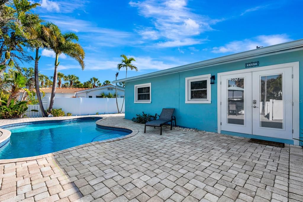 待售: $845,000 (2 贝兹, 0 浴室, 810 平方英尺)