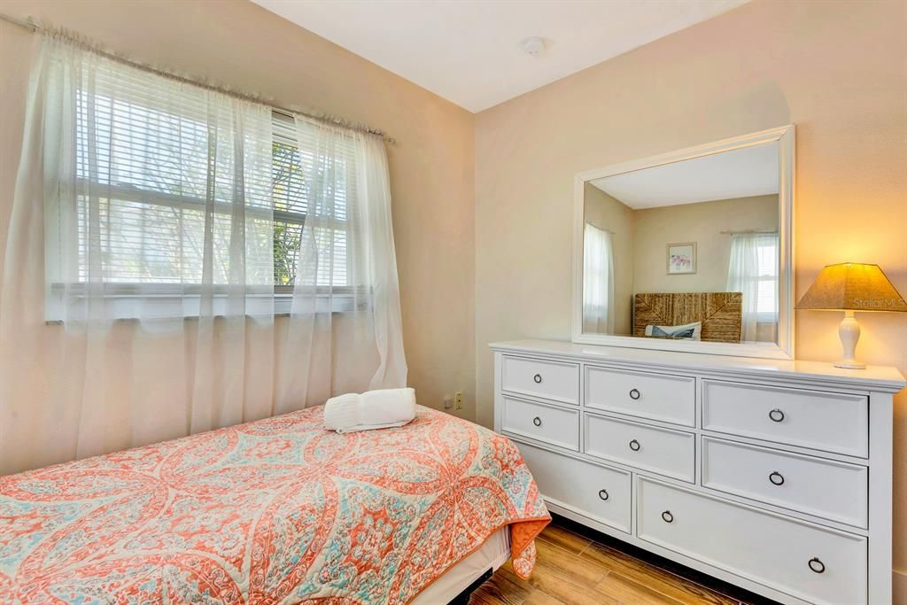 待售: $845,000 (2 贝兹, 0 浴室, 810 平方英尺)