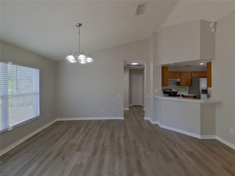 出租: $1,989 (3 贝兹, 2 浴室, 1226 平方英尺)