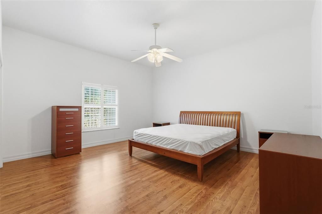 Activo con contrato: $499,900 (3 camas, 2 baños, 3543 Pies cuadrados)