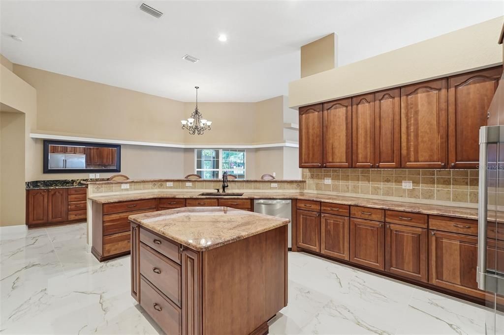 Activo con contrato: $499,900 (3 camas, 2 baños, 3543 Pies cuadrados)