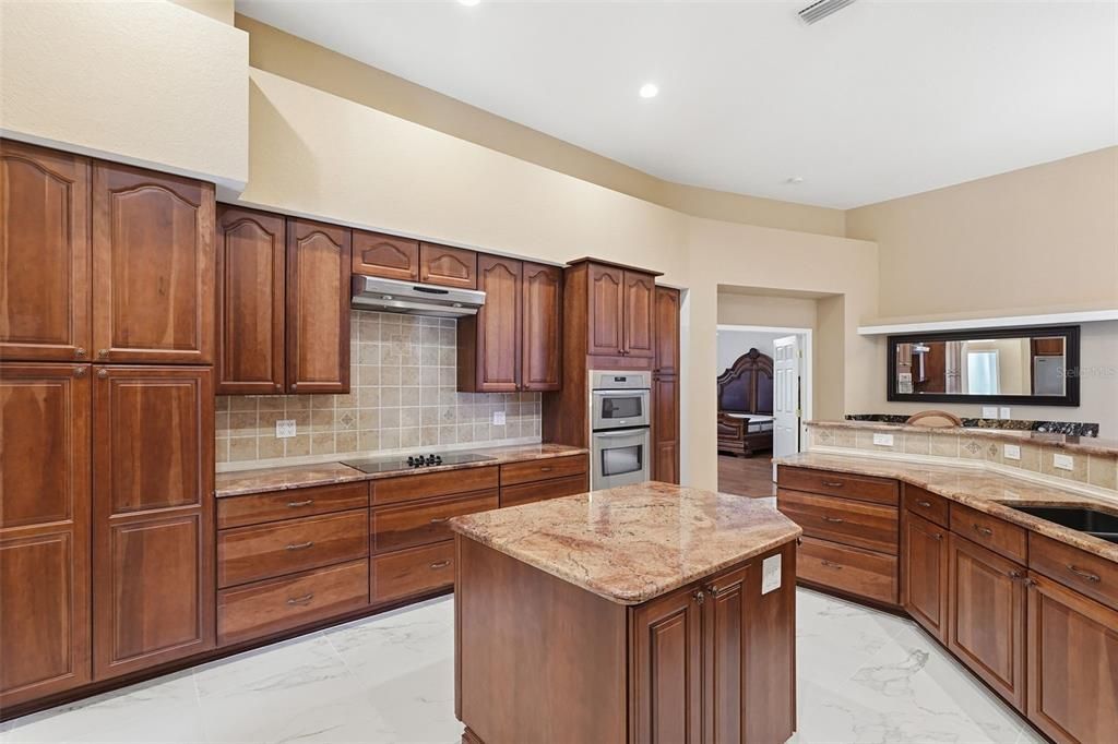 Activo con contrato: $499,900 (3 camas, 2 baños, 3543 Pies cuadrados)