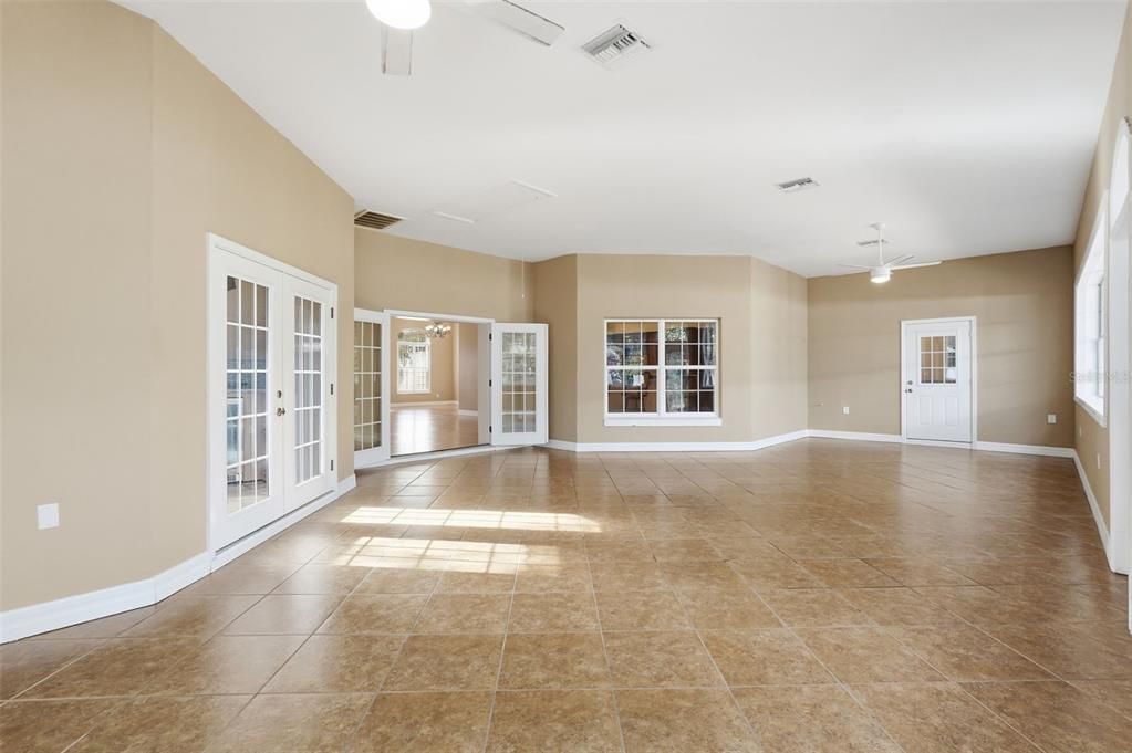 Activo con contrato: $499,900 (3 camas, 2 baños, 3543 Pies cuadrados)