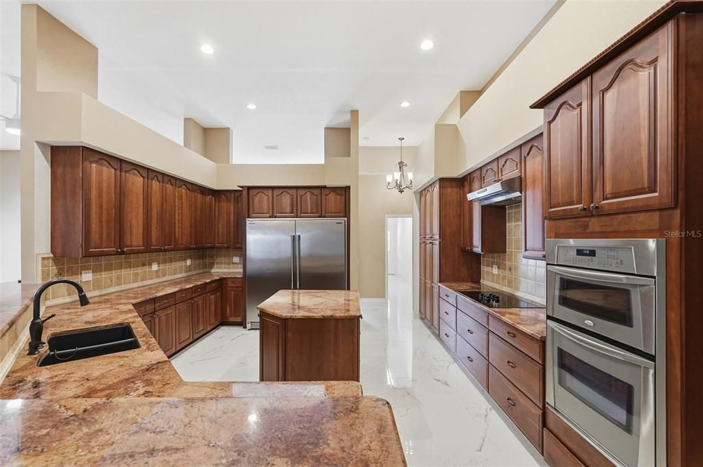 Activo con contrato: $499,900 (3 camas, 2 baños, 3543 Pies cuadrados)