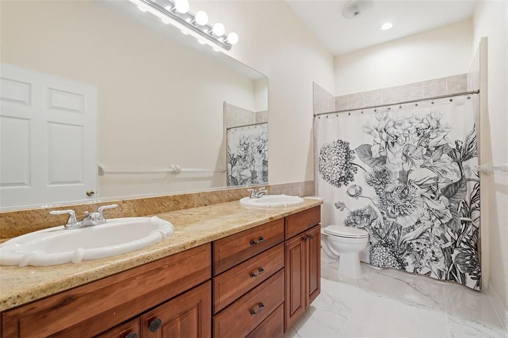 Activo con contrato: $499,900 (3 camas, 2 baños, 3543 Pies cuadrados)